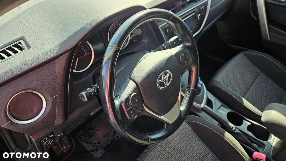 Toyota Auris 1.8 HSD Luna - 23