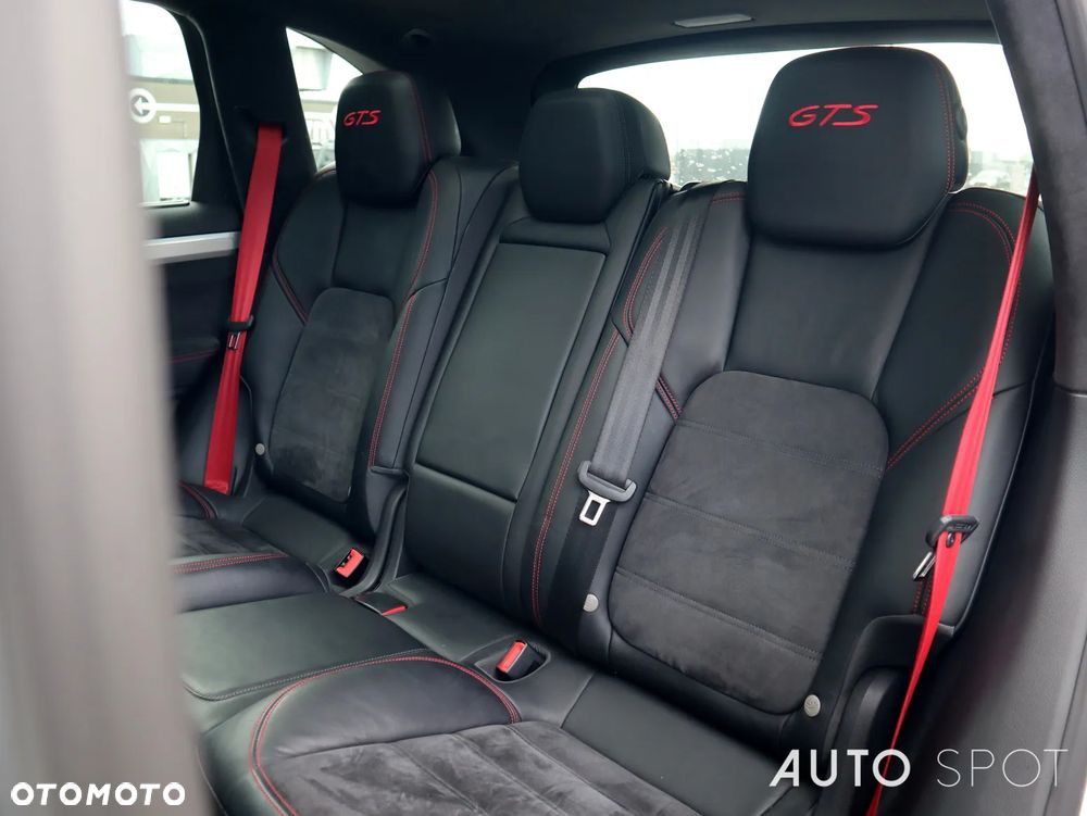 Porsche Cayenne GTS - 38