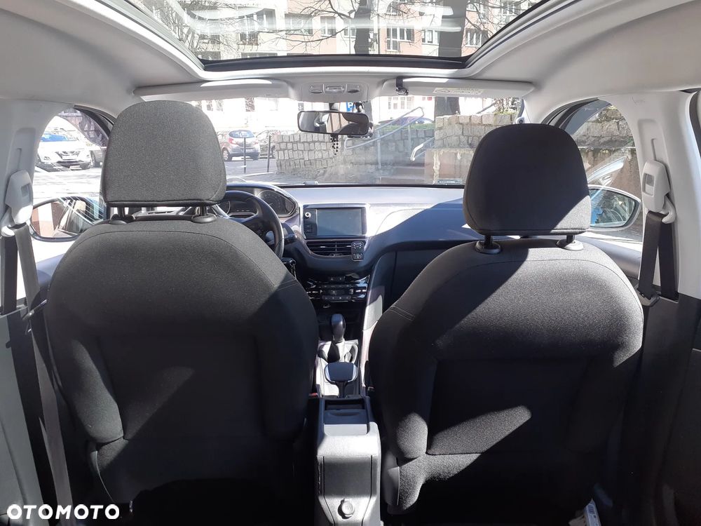 Peugeot 2008 - 10