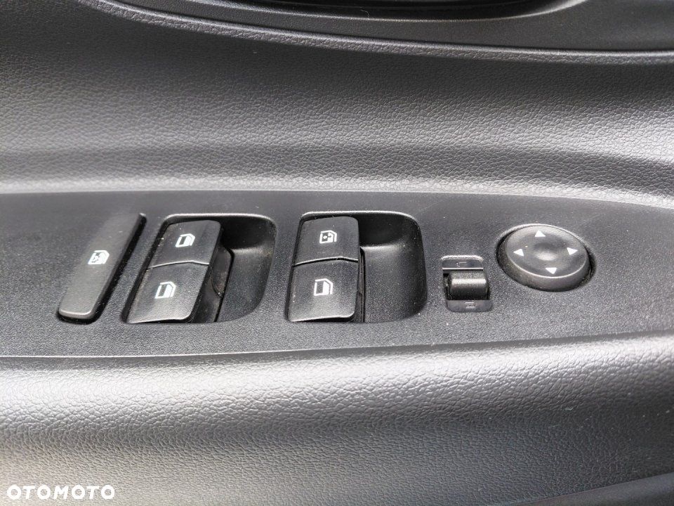 Hyundai i20 - 24