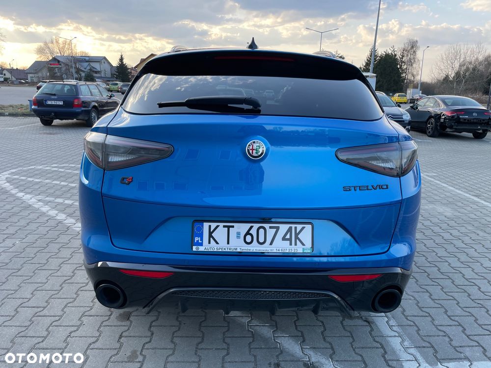 Alfa Romeo Stelvio 2.0 Turbo 16V AT8-Q4 Veloce - 5