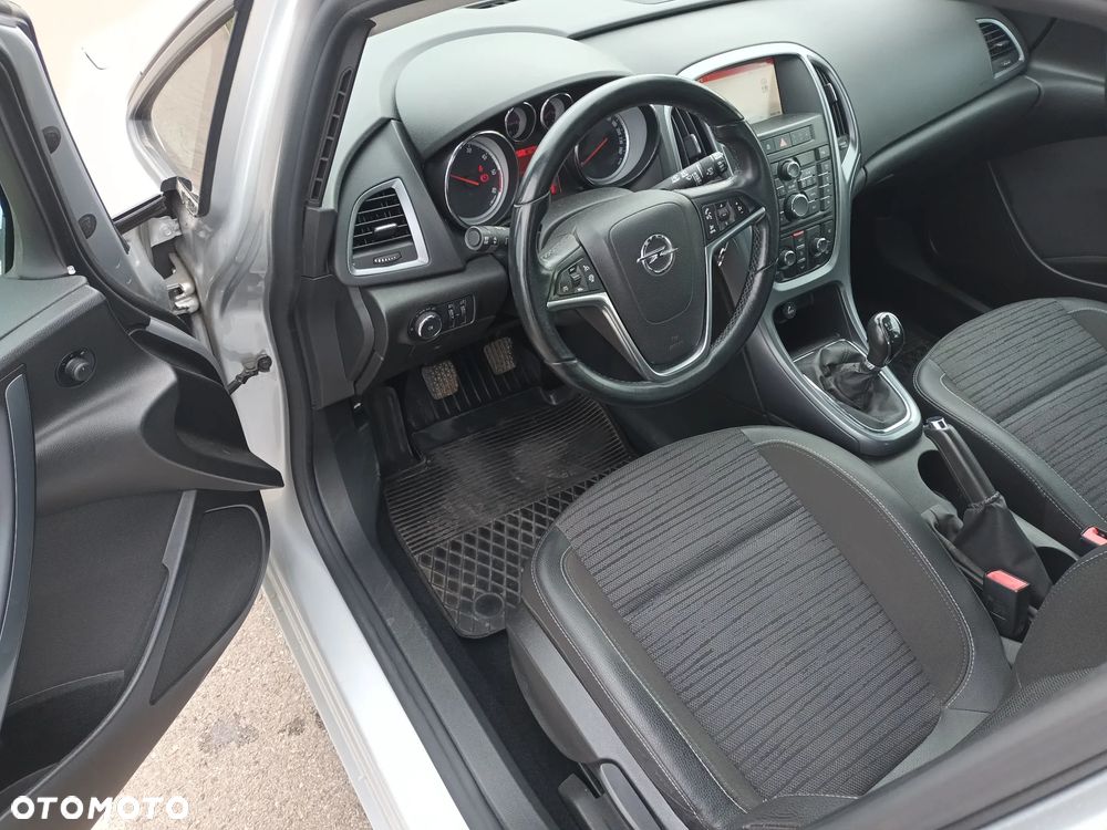 Opel Astra 1.6 CDTI Cosmo - 11