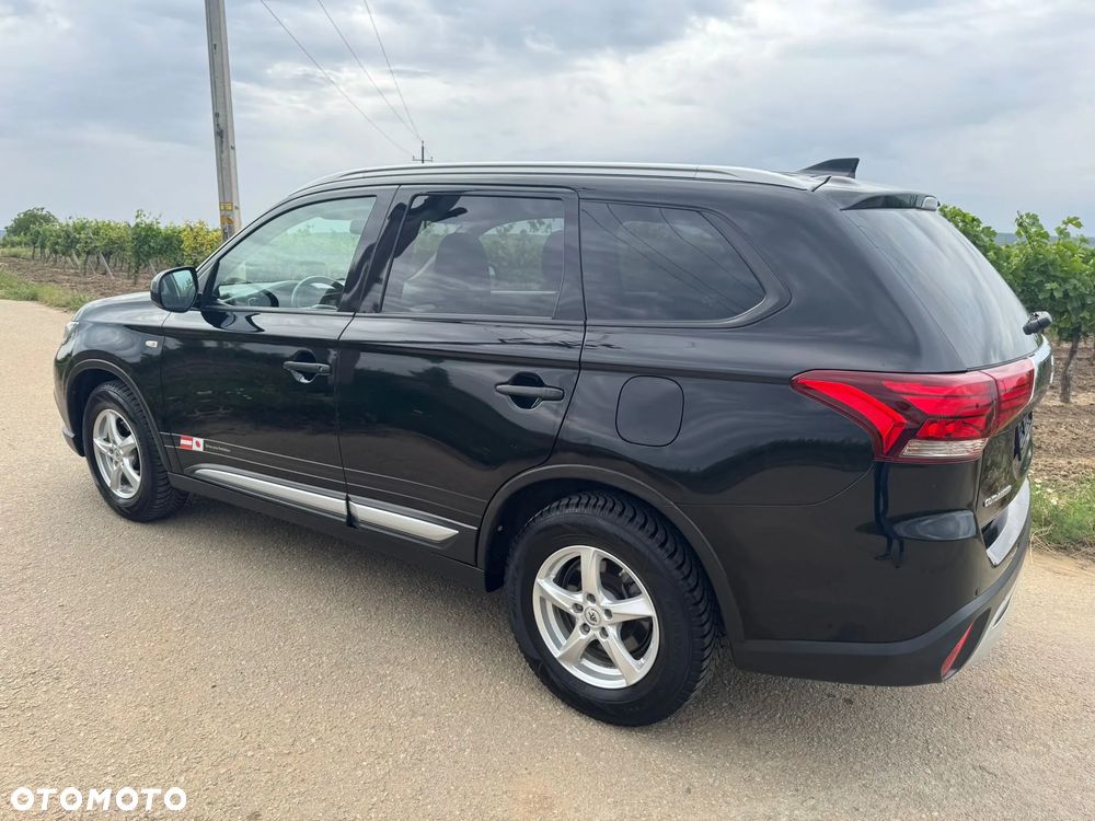 Mitsubishi Outlander 2.0 2WD Invite - 4