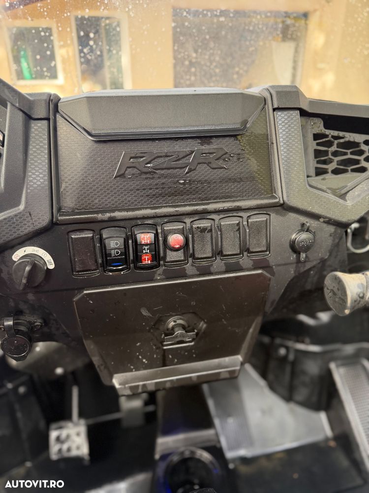 Polaris RZR XP 1000 - 8