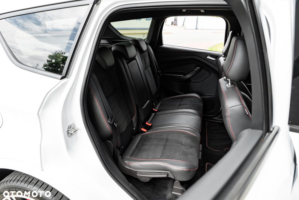 Ford Kuga 2.0 TDCi 4x4 ST-Line - 23