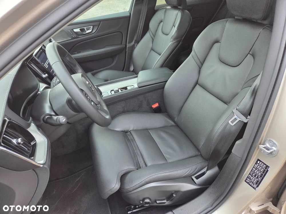 Volvo V60 B4 B DKG Ultra Dark - 12