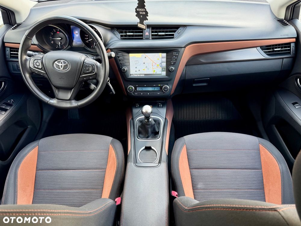 Toyota Avensis 1.8 Business Edition - 9