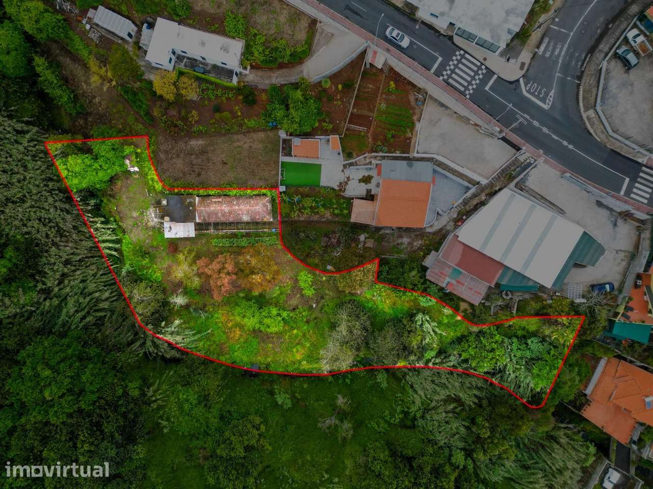 Oportunidade de Investimento em Caniço (Abegoaria): Terreno de 2.324 m - Grande imagem: 3/20