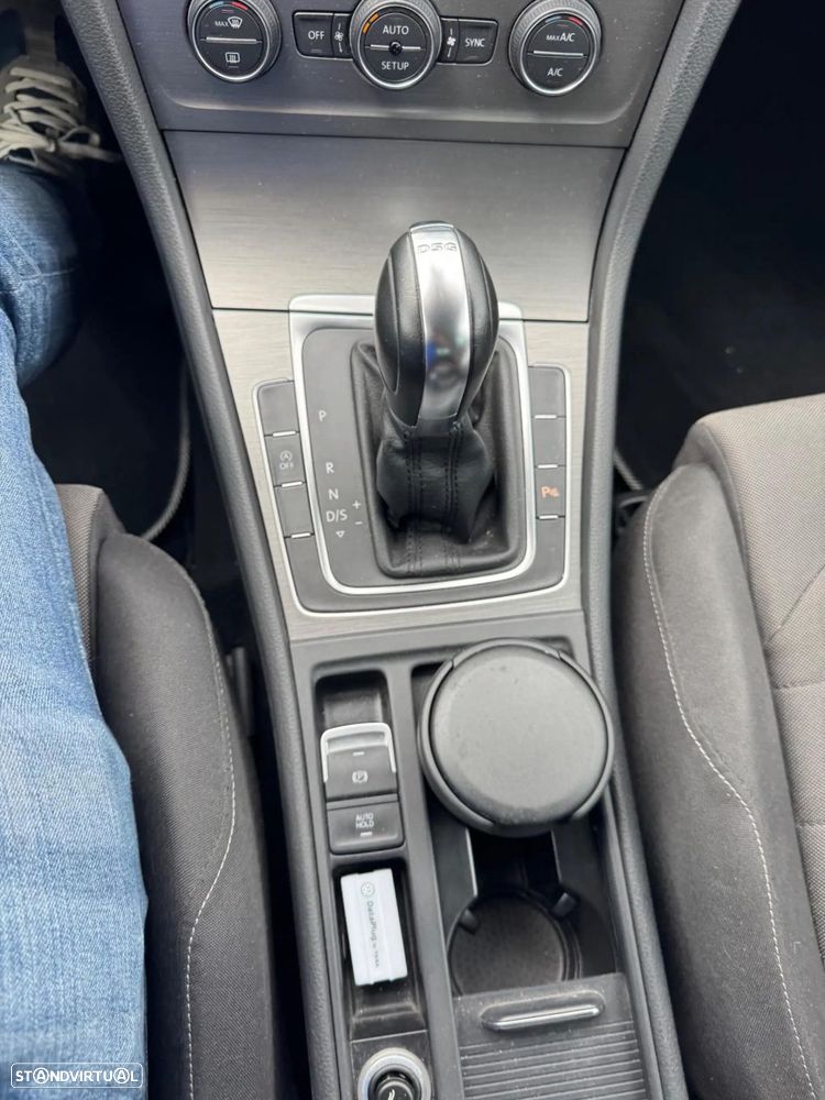 VW Golf Variant 1.6 TDi Highline DSG - 15