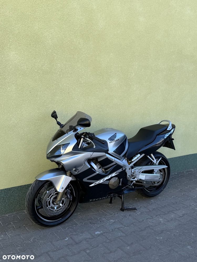 Honda CBR - 27