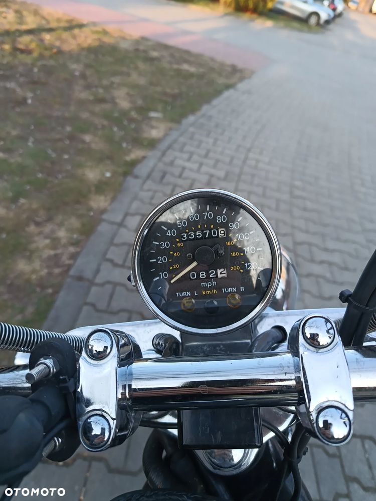Suzuki Intruder - 13