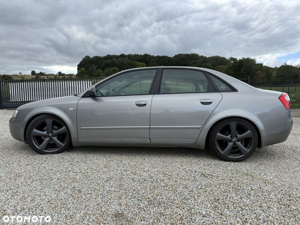 Audi A4 Limousine - 9