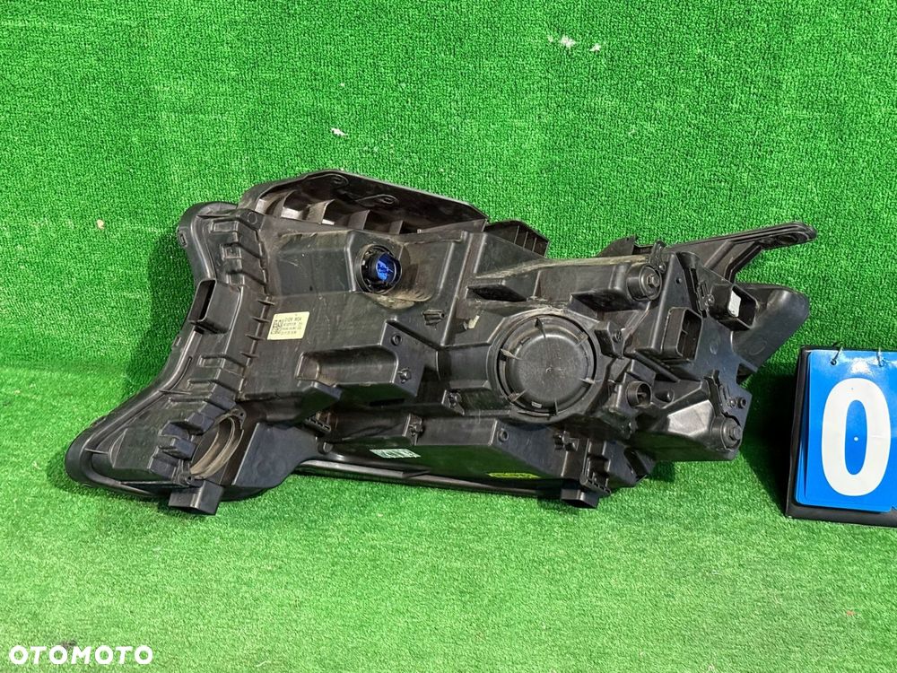 REFLEKTOR PRAWY KIA SORENTO IV FULL LED NR:755 - 3