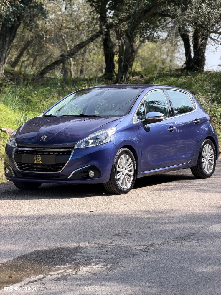 Peugeot 208 1.2 PureTech Allure EAT6 - 1