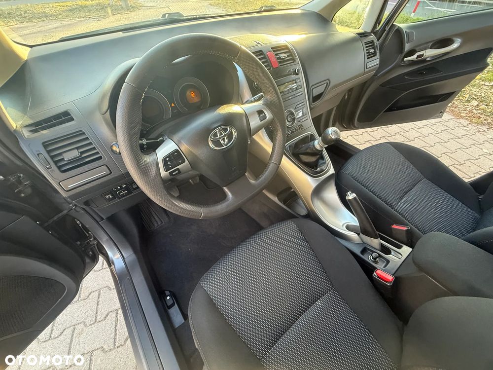 Toyota Auris - 19