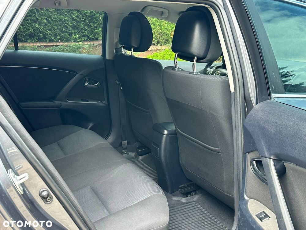Toyota Avensis 2.0 D-4D Edition - 19