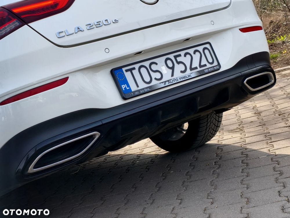 Mercedes-Benz CLA 250 E AMG Line 8G-DCT - 25