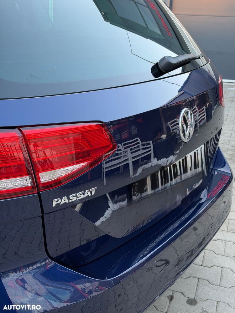 Volkswagen Passat 2.0 TDI SCR DSG Trendline - 12