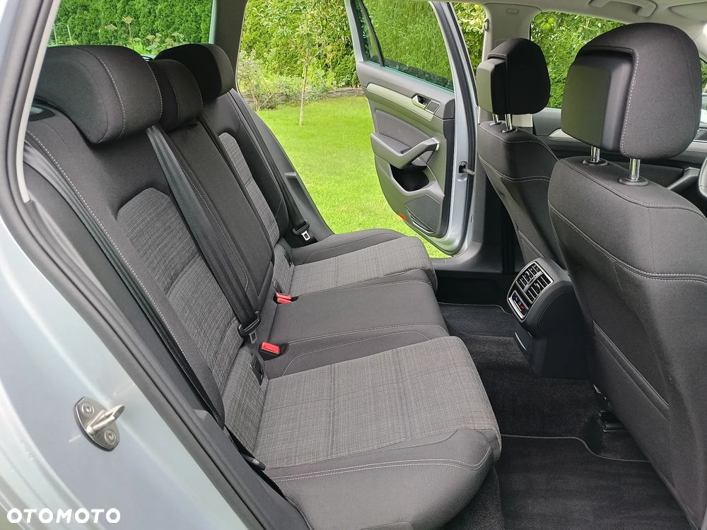 Volkswagen Passat 2.0 TDI SCR Comfortline DSG - 27