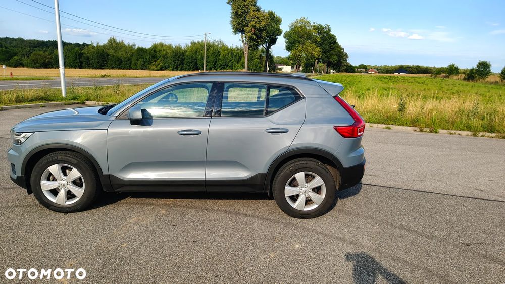 Volvo XC 40 T3 Momentum Core - 2