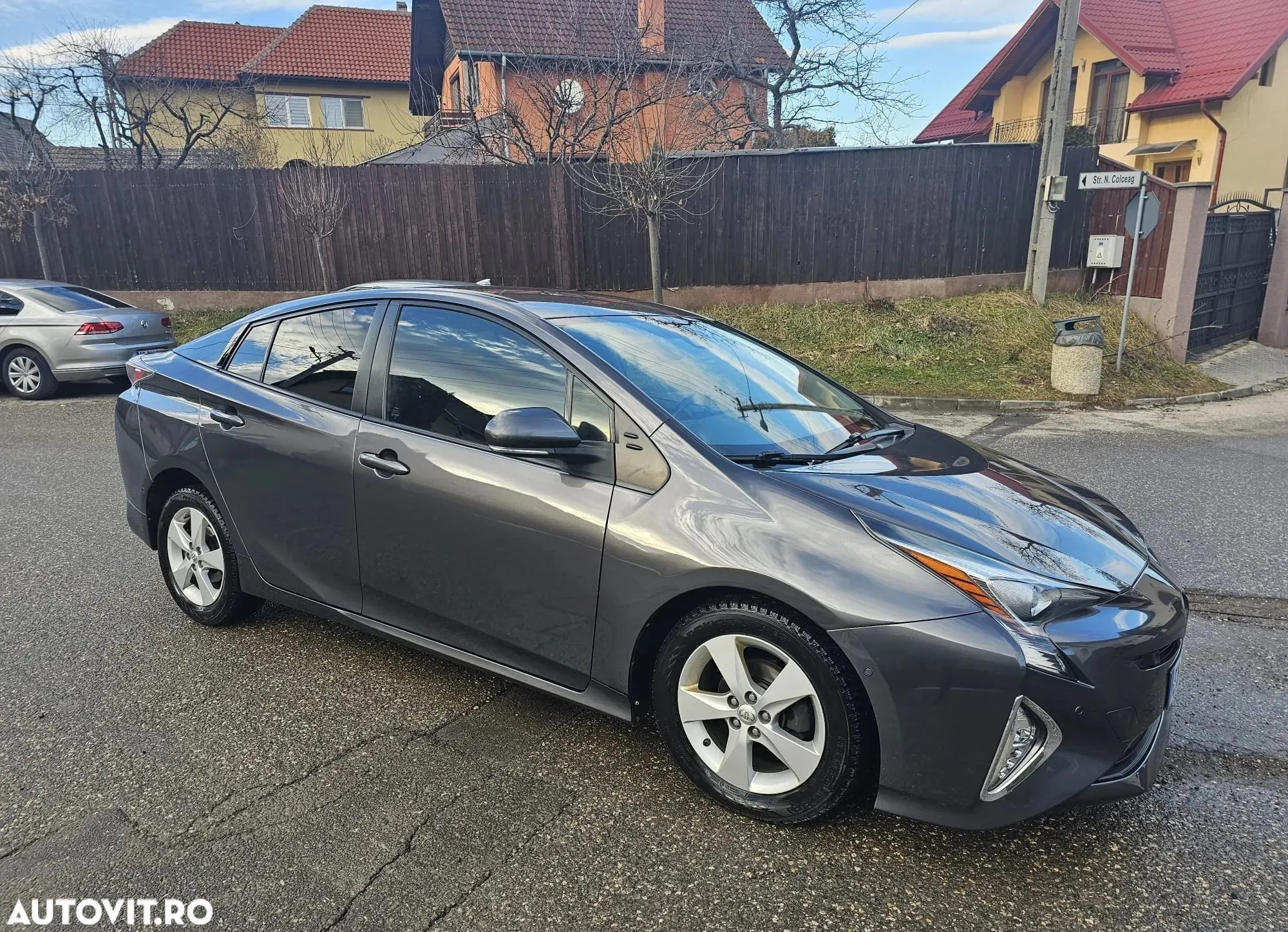 Toyota Prius (Hybrid) Executive - 9