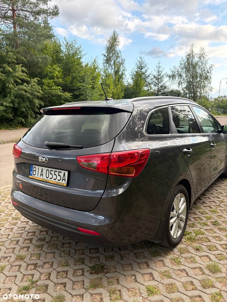 Kia Ceed 1.6 GDI L DCT - 9
