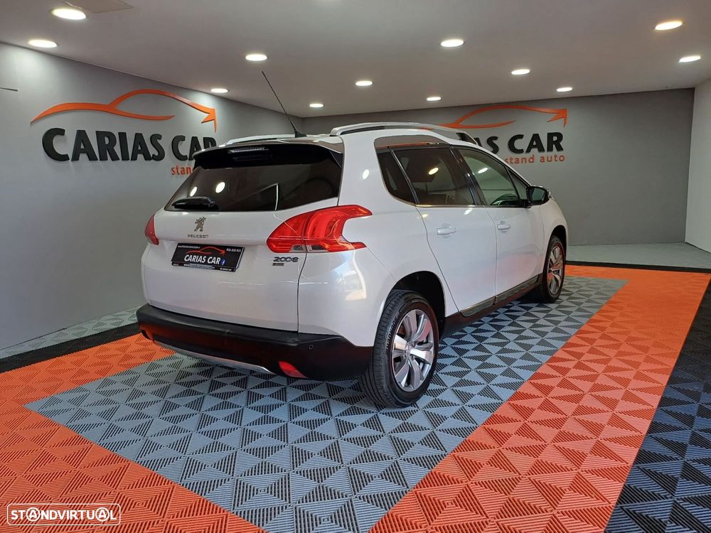 Peugeot 2008 1.2 PureTech Allure - 5