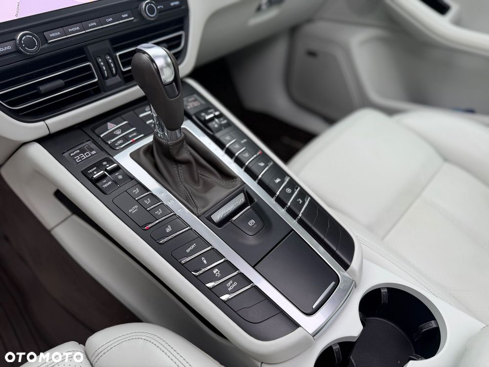 Porsche Macan - 27