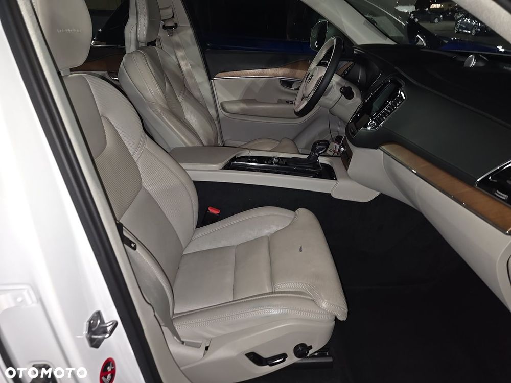 Volvo XC 90 - 16