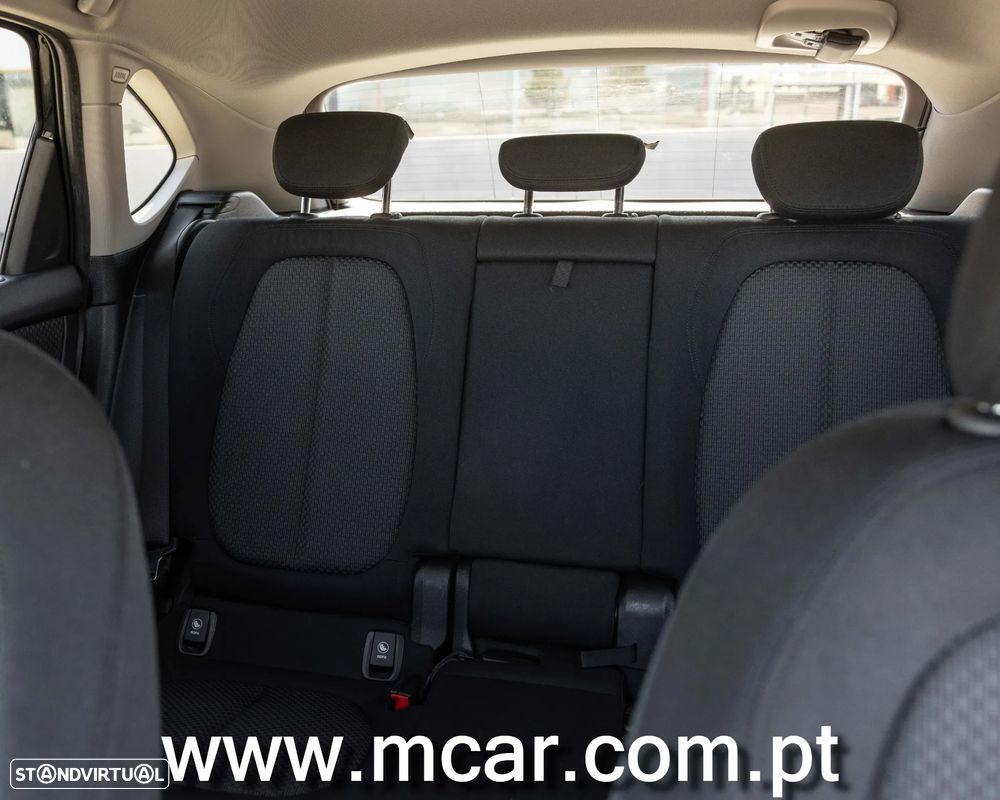 BMW 225xe Active Tourer - 23