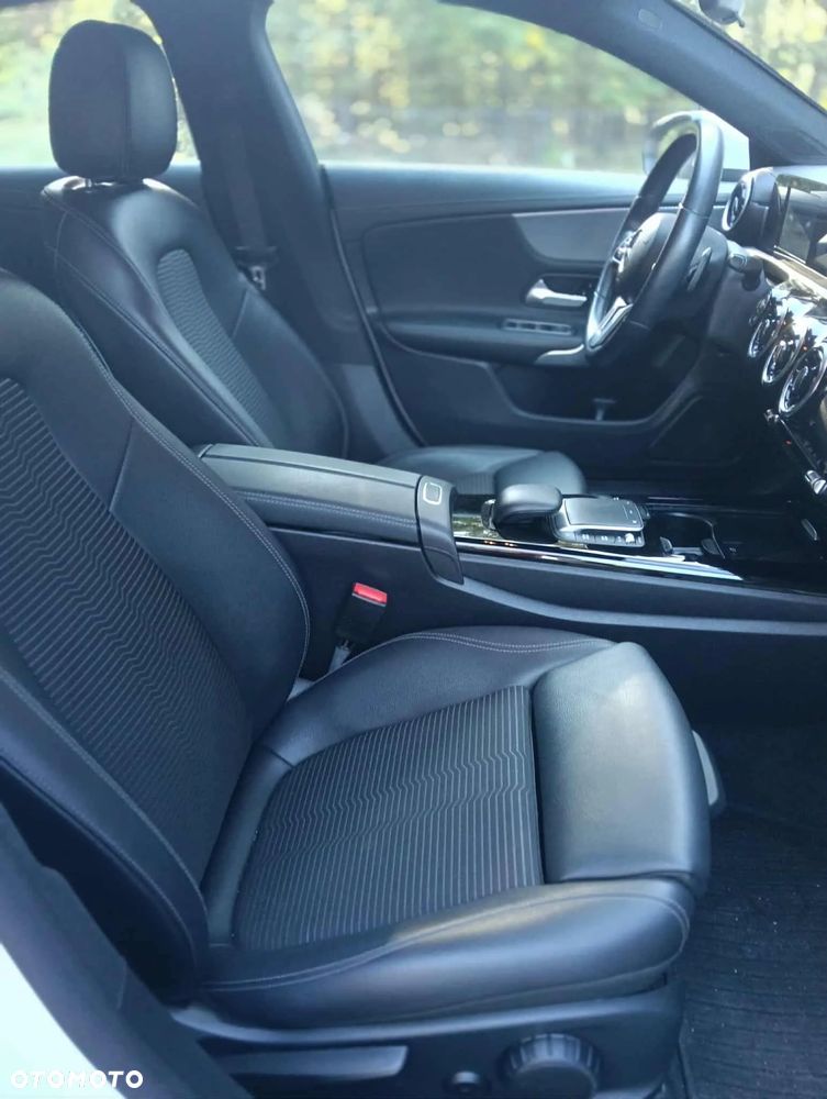 Mercedes-Benz CLA 200 d Shooting Brake 8G-DCT - 17