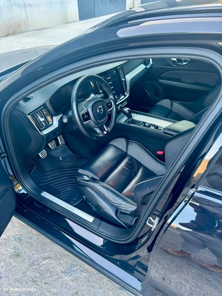 Volvo V60 2.0 D3 R-Design - 3
