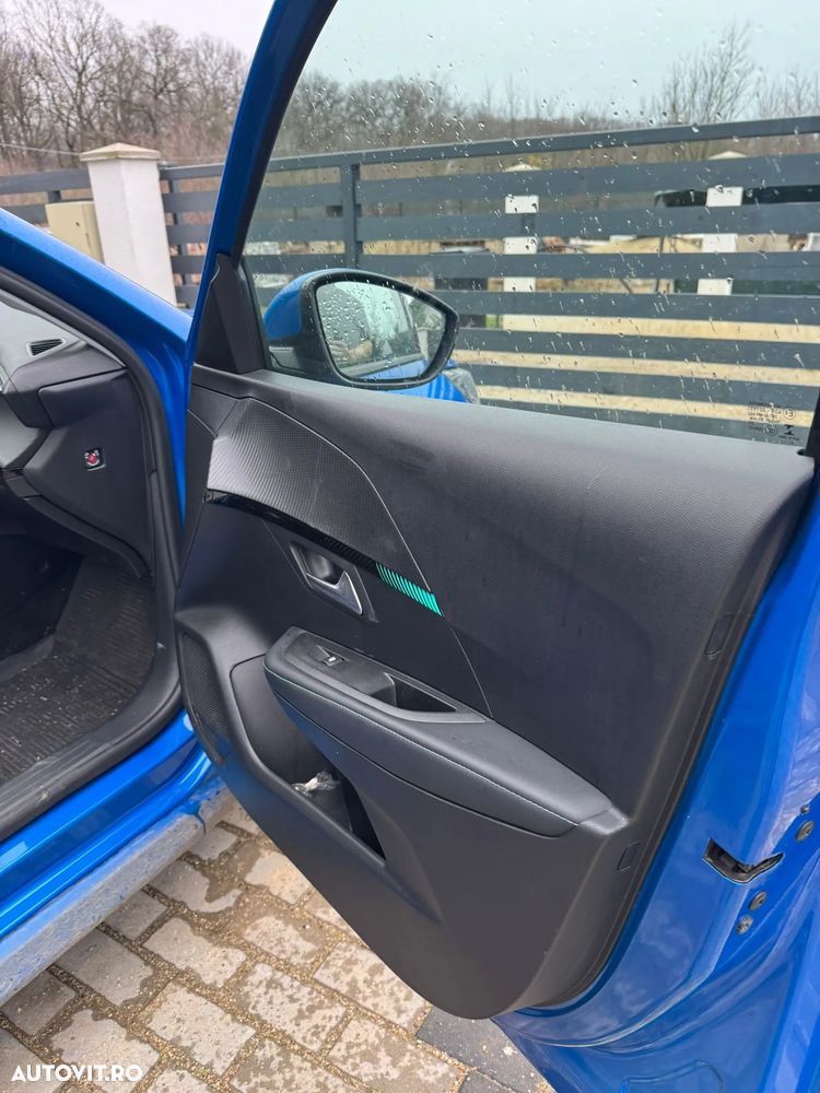 Peugeot 208 e-208 Allure - 11