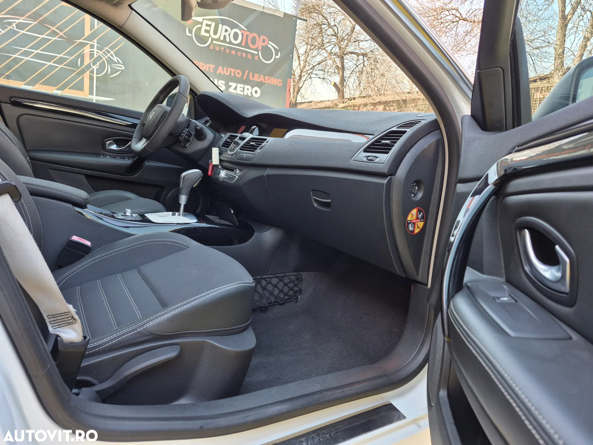 Renault Laguna Grandtour dCi 175 FAP Aut. Bose Edition - 13