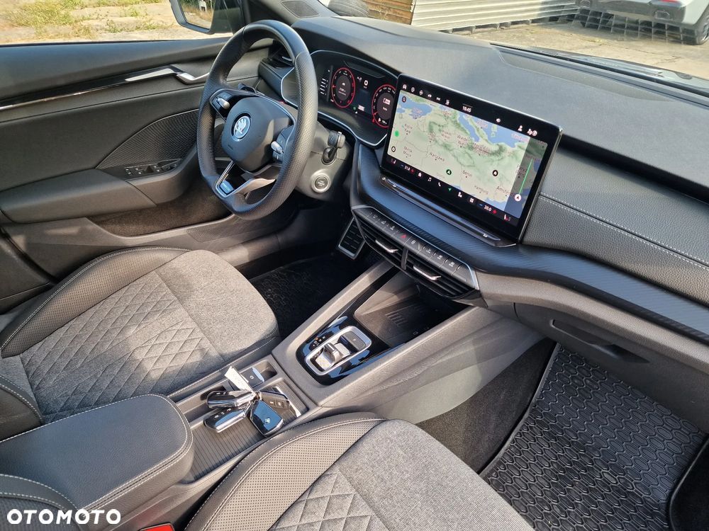 Skoda Octavia Combi 2.0 TDI DSG Sportline - 27