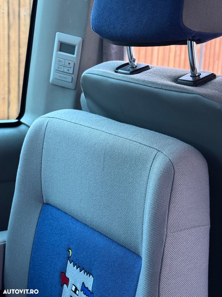 Volkswagen Multivan - 10
