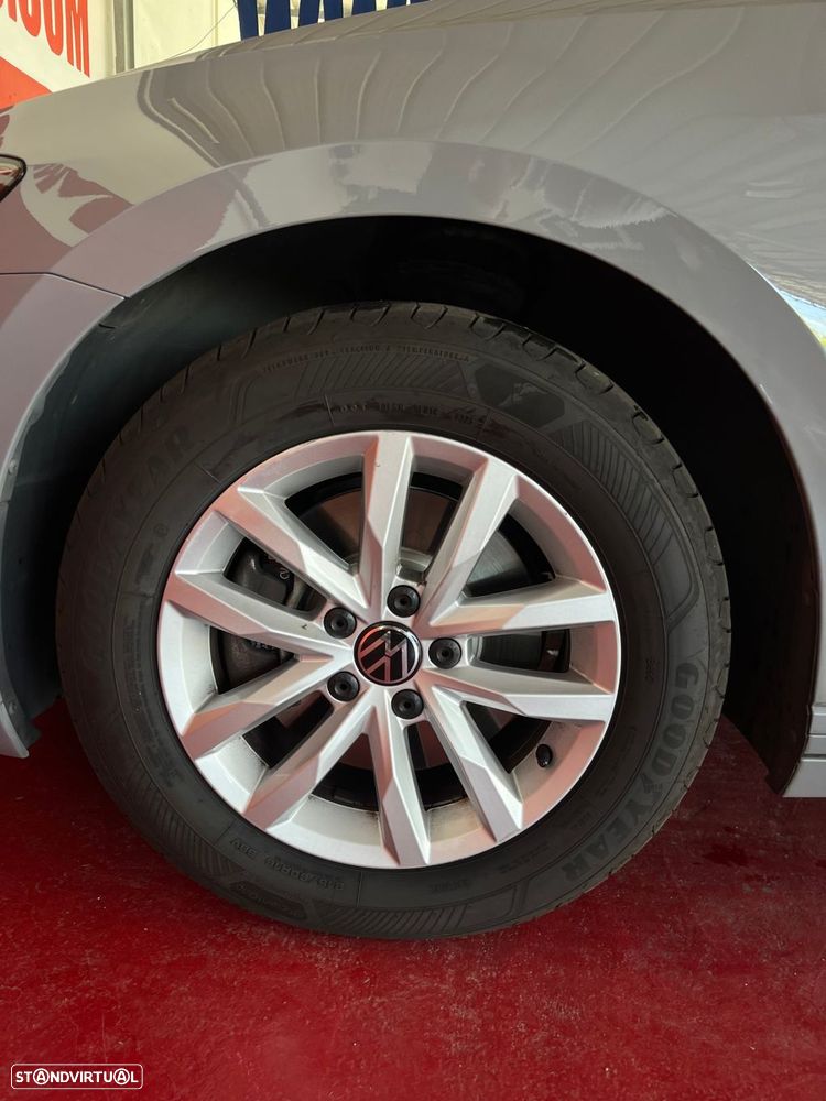 VW Passat Variant 2.0 TDI Elegance DSG - 7