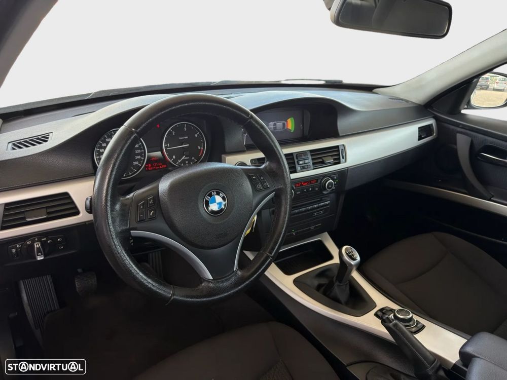 BMW 320 d Navigation - 10