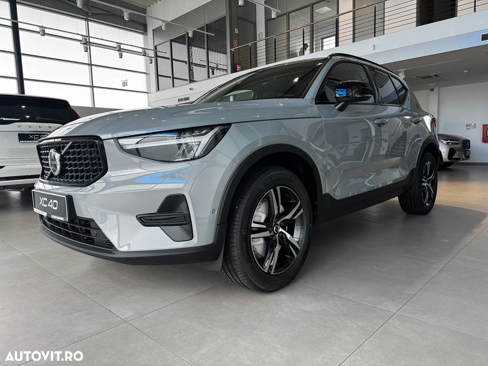 Volvo XC 40 B3 AT FWD MHEV Plus Dark - 9