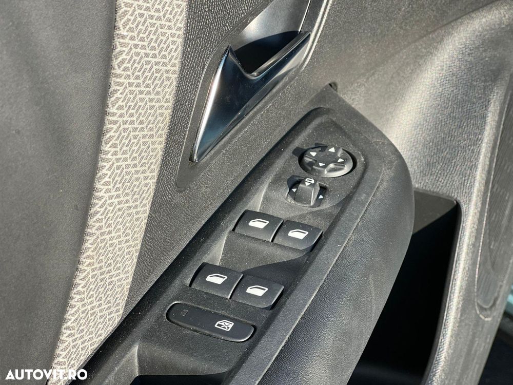 Citroën C4 1.5 BlueHDi 130 S&S EAT8 PLUS - 10