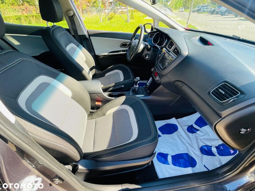 Kia Ceed 1.6 GDI ISG Spirit - 13