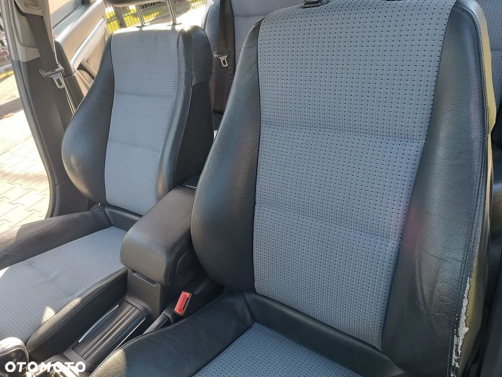 Opel Vectra 2.2 - 10