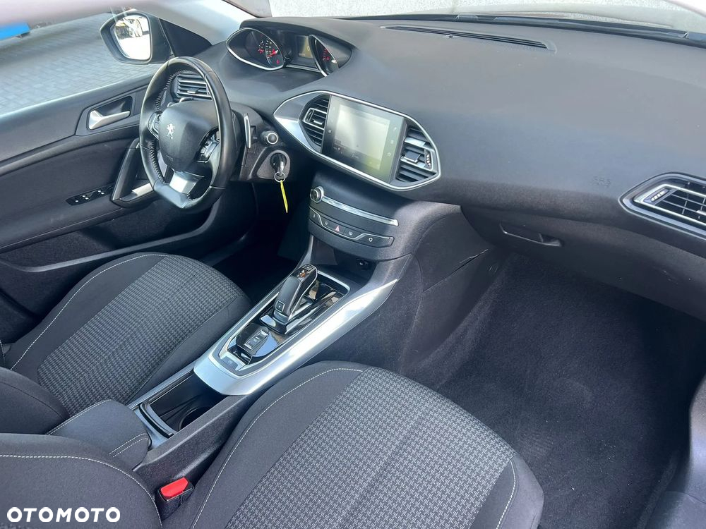 Peugeot 308 - 23