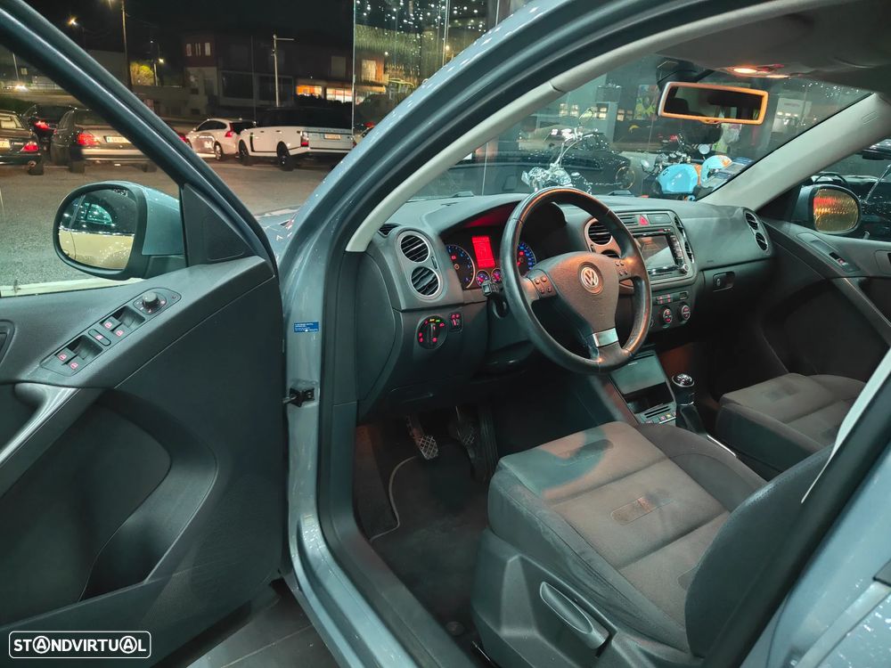 VW Tiguan 2.0 TDI Sport 4Motion - 9