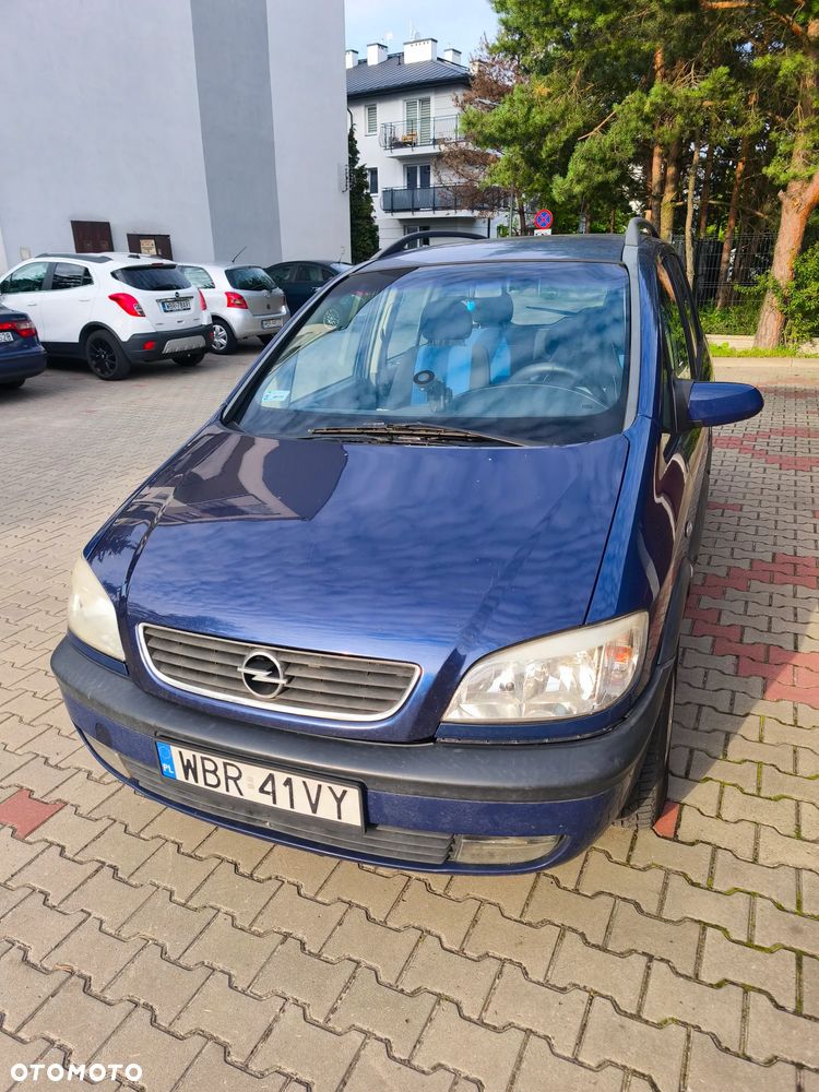 Opel Zafira 1.8 16V Comfort - 1