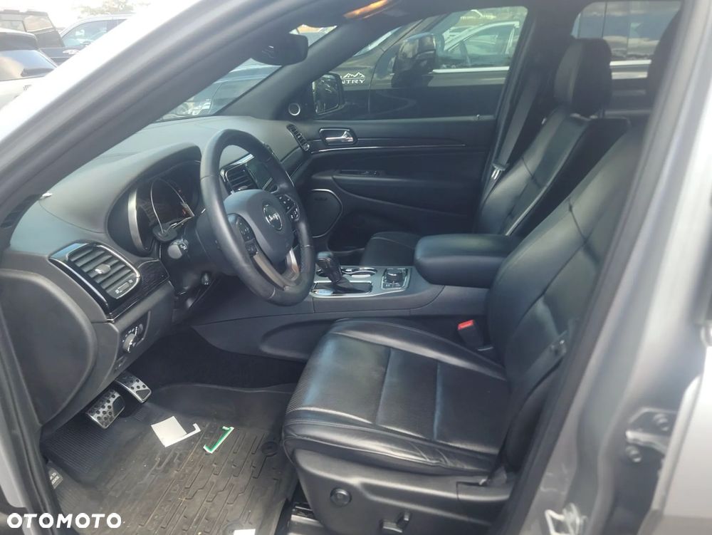 Jeep Grand Cherokee - 8