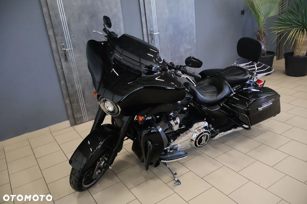 Harley-Davidson Touring Street Glide - 12