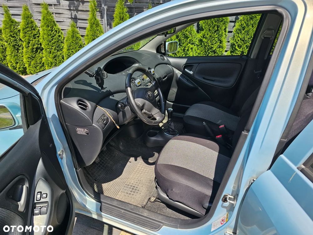 Toyota Yaris 1.4 D-4D Base - 6