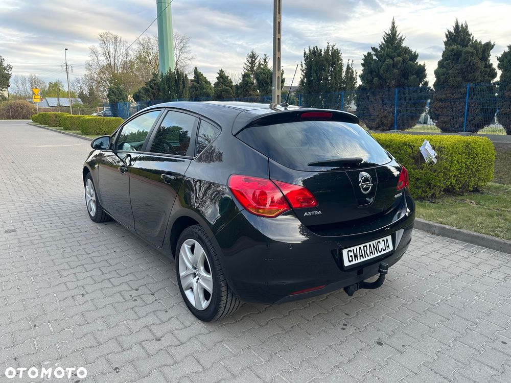 Opel Astra 1.4 EcoFLEX 150 Jahre - 11