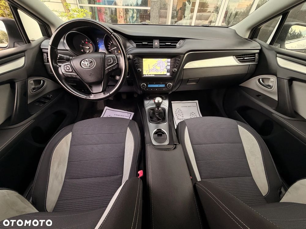 Toyota Avensis 2.0 Prestige MS - 38
